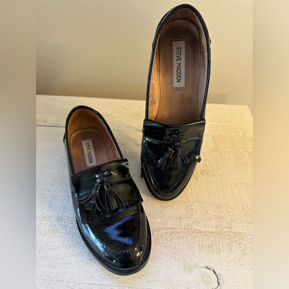 Steve Madden Black Patent Leather Loafer Size 7.5
